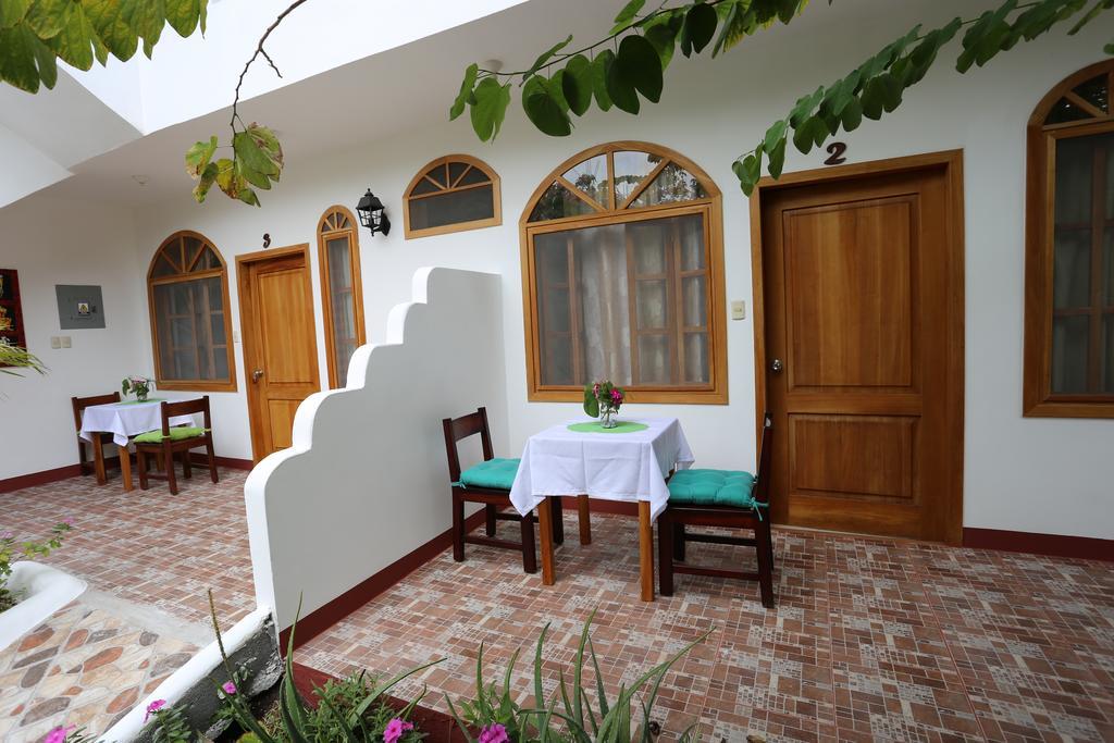 The Galapagos Pearl B&B Puerto Ayora  Exterior photo