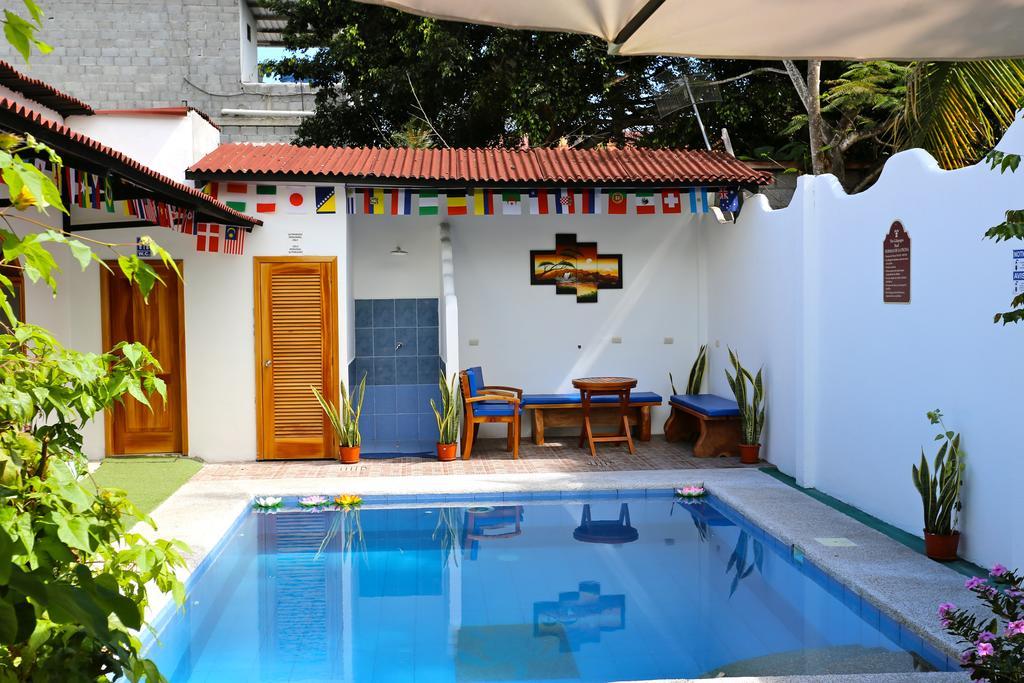 The Galapagos Pearl B&B Puerto Ayora  Exterior photo